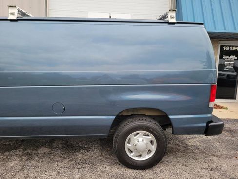 Used 2014 Ford E-350 and Econoline 350 Super Duty w/ Insulation Package image 24