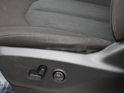 Used 2024 Chrysler Voyager LX image 12