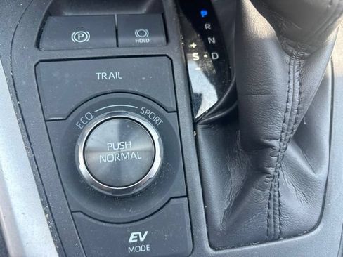 Used 2023 Toyota RAV4 XSE AWD/4WD image 13