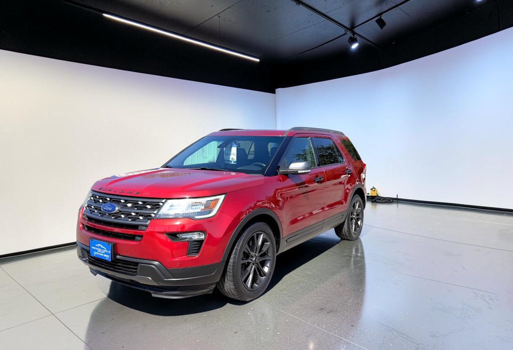 Used 2019 Ford Explorer XLT w/ Equipment Group 202A FWD image 7
