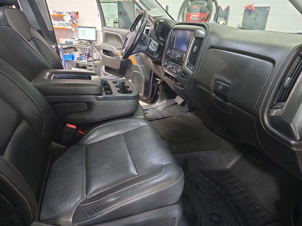 Used 2018 Chevrolet Silverado 2500 LTZ w/ Snow Plow Prep Package AWD/4WD image 10
