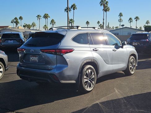 Used 2022 Toyota Highlander XLE image 4
