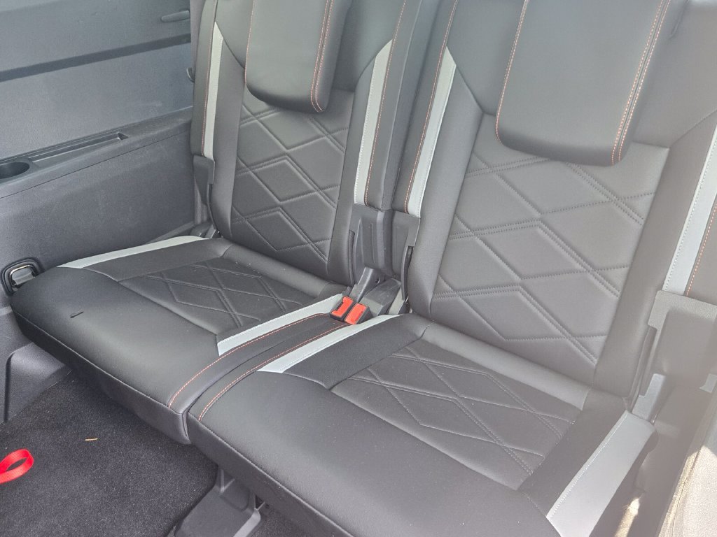 Certified 2025 Volkswagen Atlas Peak Edition SE AWD/4WD image 13