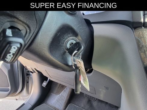 Used 2019 Toyota Sienna L w/ Carpet Mat Package FWD image 22