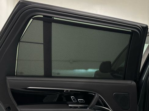 Used 2025 Land Rover Range Rover Long Wheelbase SE image 43