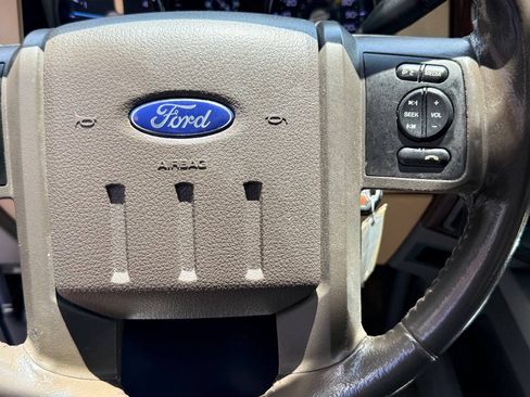 Used 2015 Ford F250 Lariat w/ Lariat Ultimate Package AWD/4WD image 26