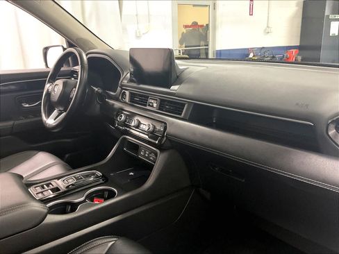 Used 2024 Honda Pilot Touring image 14