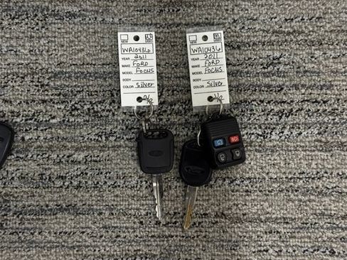 Used 2011 Ford Focus SEL FWD image 38