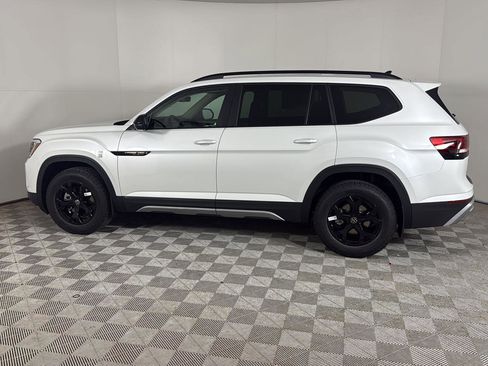 New 2026 Volkswagen Atlas Peak Edition AWD/4WD image 2
