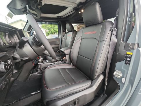 Certified 2026 Jeep Wrangler Rubicon AWD/4WD image 13