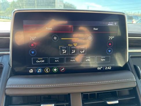 Used 2021 GMC Yukon SLT image 44