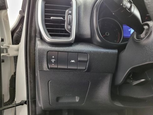 Used 2022 Kia Sportage LX AWD/4WD image 10