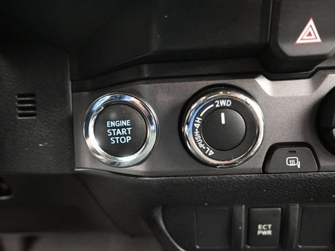 Used 2021 Toyota Tacoma TRD Sport AWD/4WD image 23