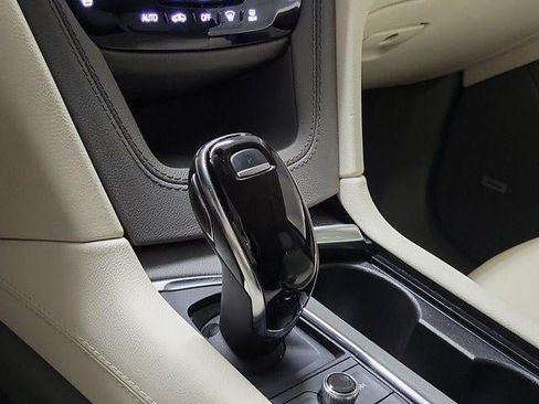 Certified 2024 Cadillac XT6 Premium Luxury FWD image 32