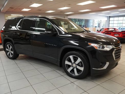 Used 2020 Chevrolet Traverse LT w/ LT Premium Package FWD image 13