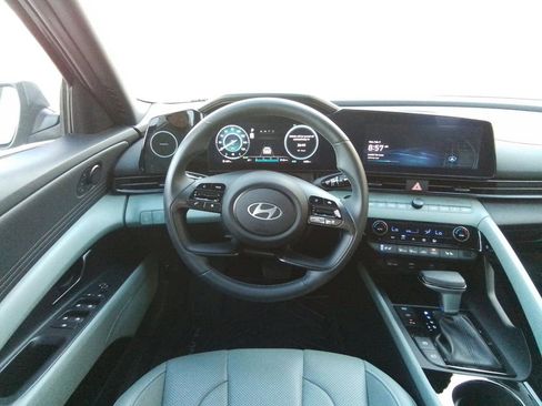 Used 2024 Hyundai Elantra Limited FWD image 12