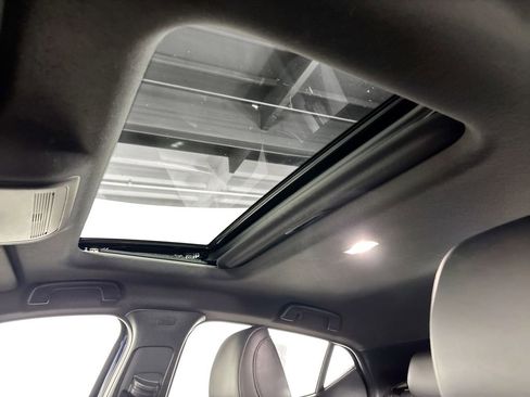 Used 2022 MAZDA MAZDA3 s image 18