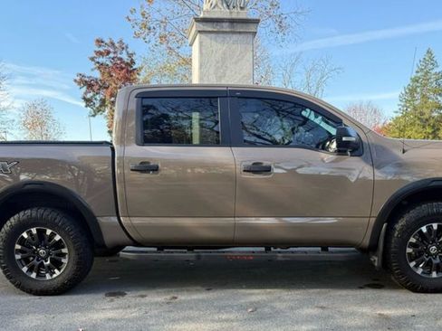 Used 2021 Nissan Titan PRO-4X w/ Pro-4x Convenience Package image 6