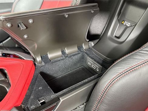 Used 2021 Chevrolet Corvette Stingray Preferred Cpe w/ Z51 Performance Package RWD image 35