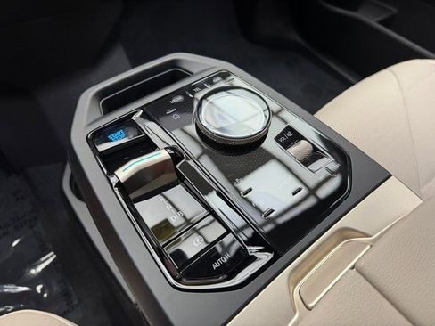 Used 2026 BMW iX xDrive45 image 19