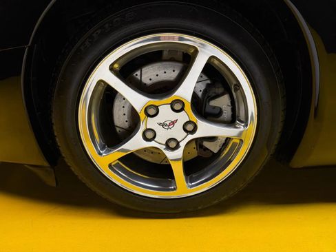 Used 2001 Chevrolet Corvette Convertible w/ Preferred Equipment Group2 image 7