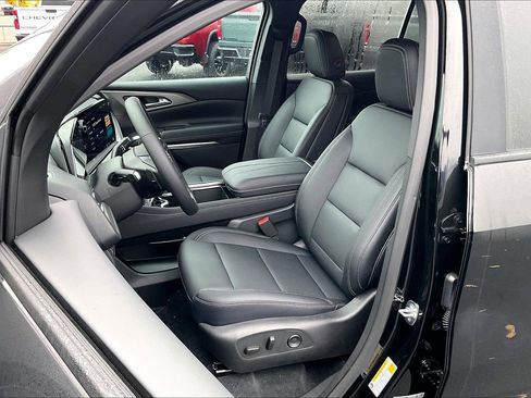 New 2025 Chevrolet Traverse LT w/ Midnight/Sport Edition image 9