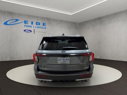 Certified 2025 Ford Explorer Platinum w/ Ultimate Package AWD/4WD image 9