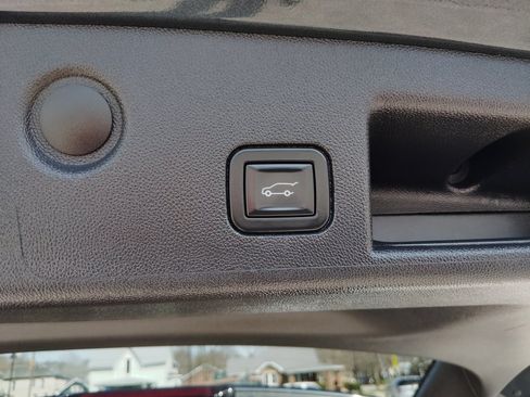 Used 2023 Chevrolet Equinox LT FWD image 27