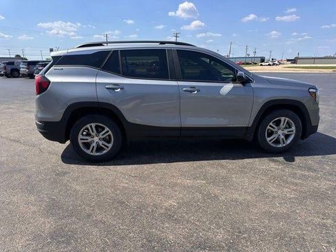 Used 2023 GMC Terrain SLE w/ Driver Convenience Package FWD image 6