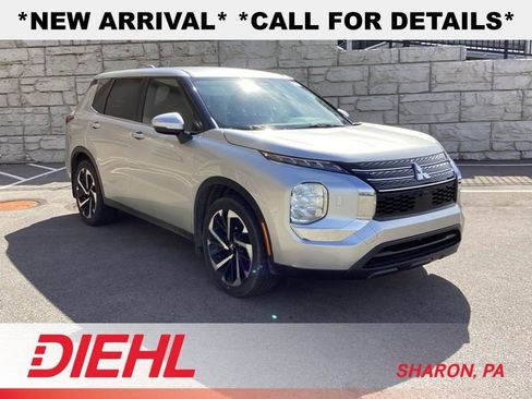 Used 2022 Mitsubishi Outlander ES AWD/4WD image 1