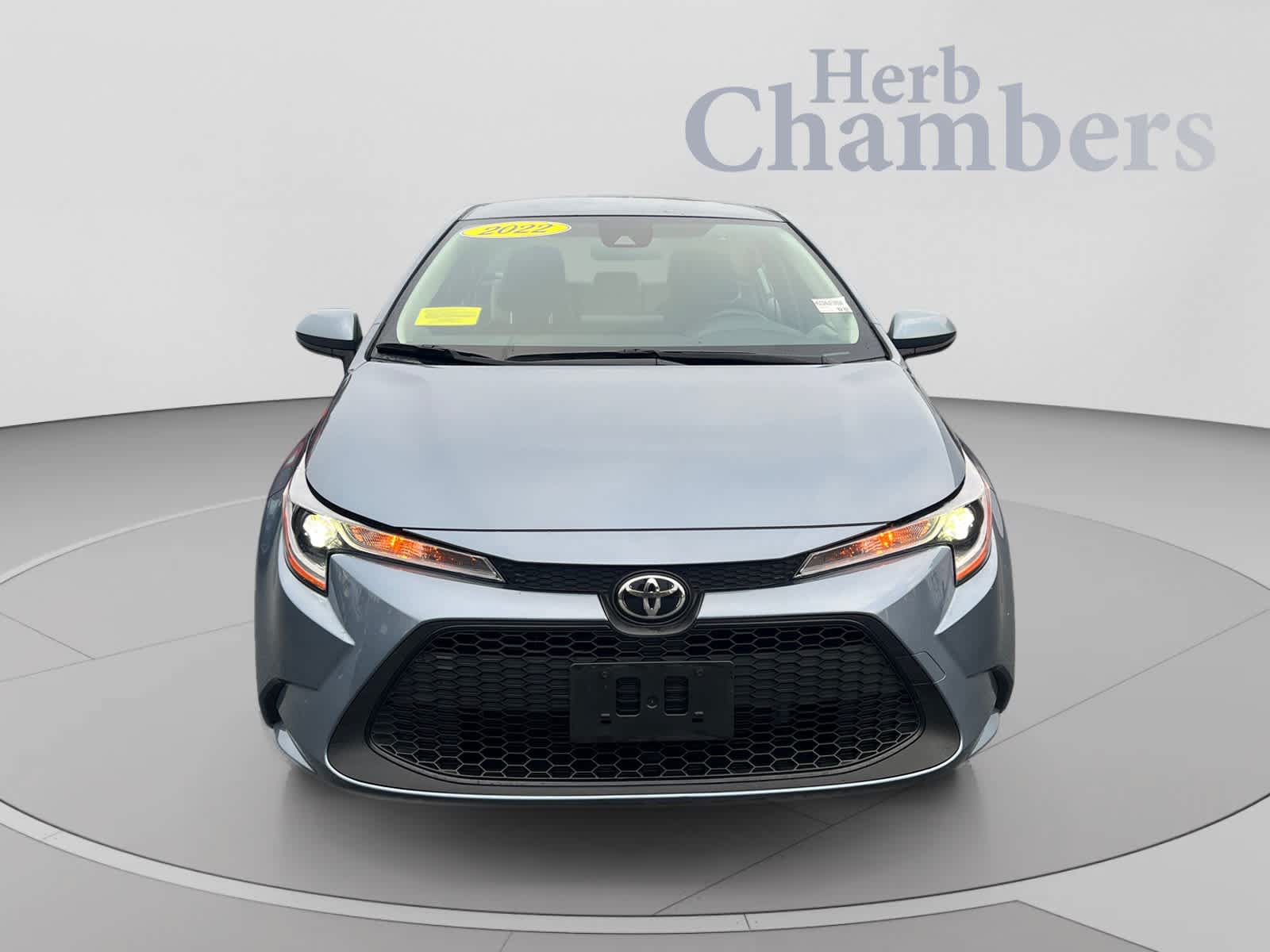 Used 2022 Toyota Corolla LE FWD image 2