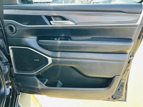 Used 2023 Jeep Wagoneer Series II image 36