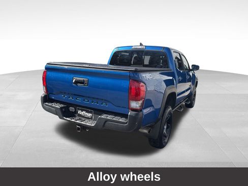 Used 2017 Toyota Tacoma TRD Off-Road w/ Tow Package (A/T) AWD/4WD image 12
