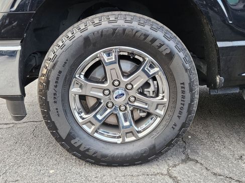 Used 2023 Ford F150 Lariat w/ Trailer Tow Package image 14