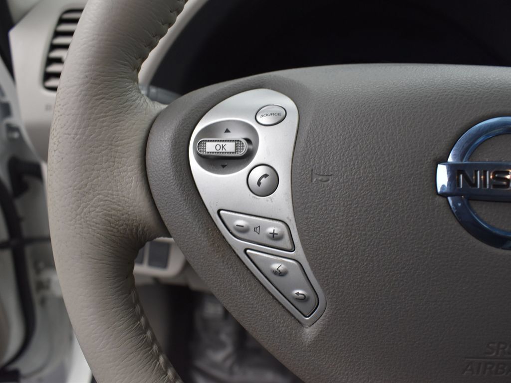Used 2017 Nissan Leaf SV FWD image 6