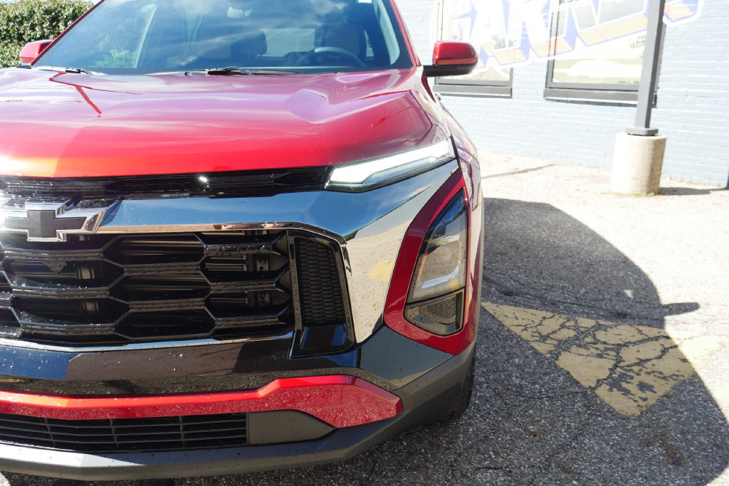New 2027 Chevrolet Equinox ACTIV w/ Convenience Package III AWD/4WD image 3