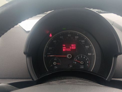 Used 2010 Volkswagen Beetle Coupe FWD image 15