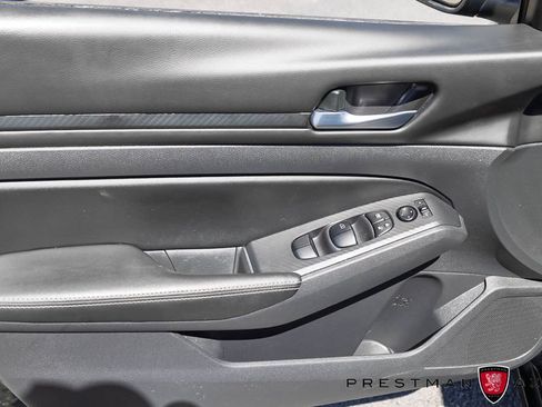 Used 2024 Nissan Altima 2.5 SV FWD image 18