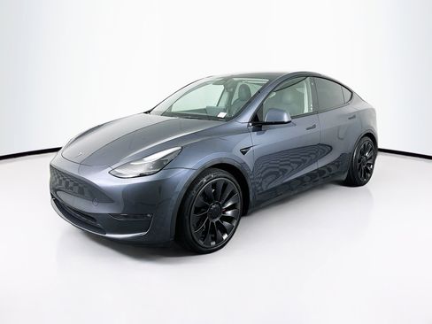 Used 2022 Tesla Model Y Performance image 3