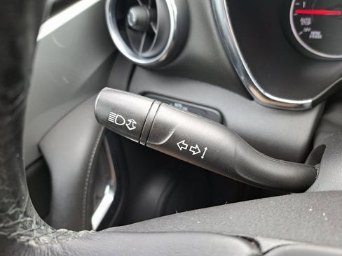 Used 2019 Chevrolet Blazer LT w/ Sun and Wheels Package image 23