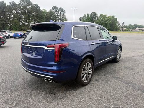 Used 2025 Cadillac XT6 Premium Luxury FWD image 8