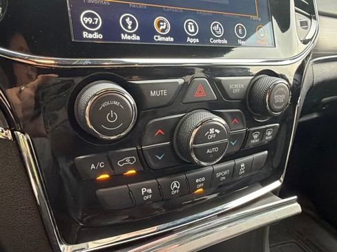 Used 2019 Jeep Grand Cherokee Limited w/ Trailer Tow Group IV AWD/4WD image 25