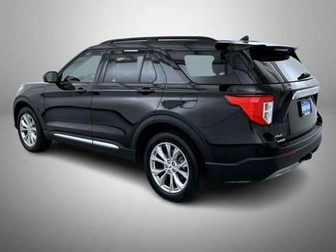 Used 2023 Ford Explorer XLT w/ Equipment Group 202A AWD/4WD image 7