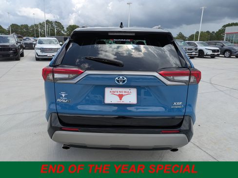 Used 2022 Toyota RAV4 XSE image 6