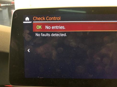 Used 2022 BMW 540i xDrive w/ M Sport Package image 35