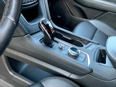 Used 2022 Cadillac XT5 Luxury image 29