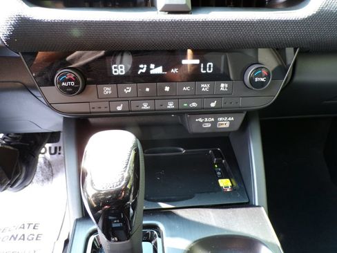 Used 2026 Subaru Outback Limited AWD/4WD image 27