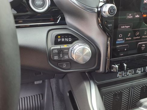 Used 2025 RAM 1500 Laramie image 14