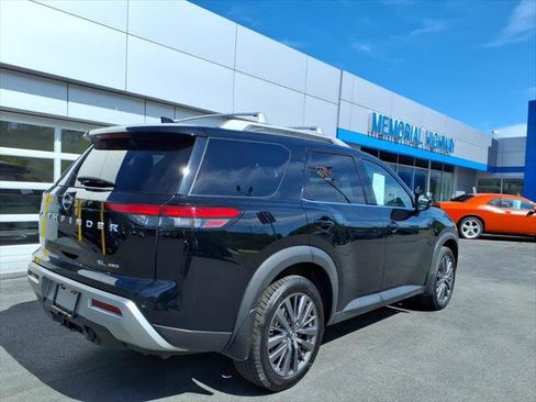 Used 2022 Nissan Pathfinder SL w/ SL Premium Package AWD/4WD image 7