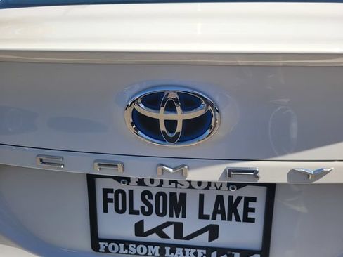 Used 2022 Toyota Camry SE FWD image 7
